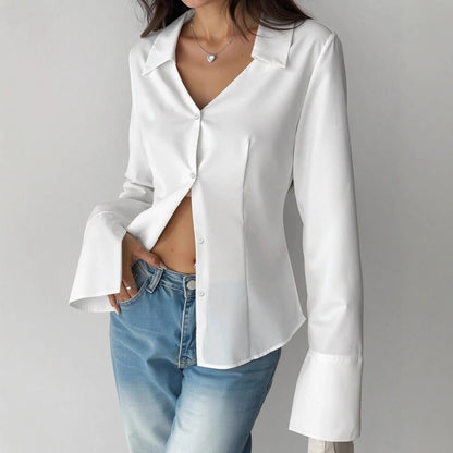 Chemise blanche femme cintrée col V manches cloche SecretBombe
