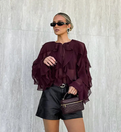 Chemise rouge SecretBombe, design patchwork et volants pour style unique.