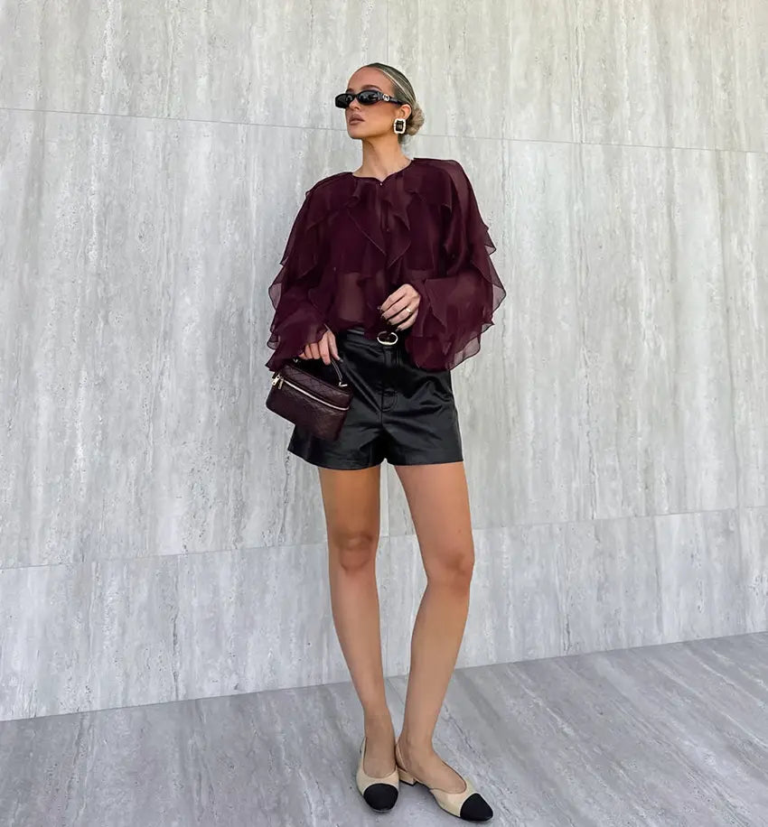 Chemise rouge vin SecretBombe, patchwork délicat et style féminin tendance.