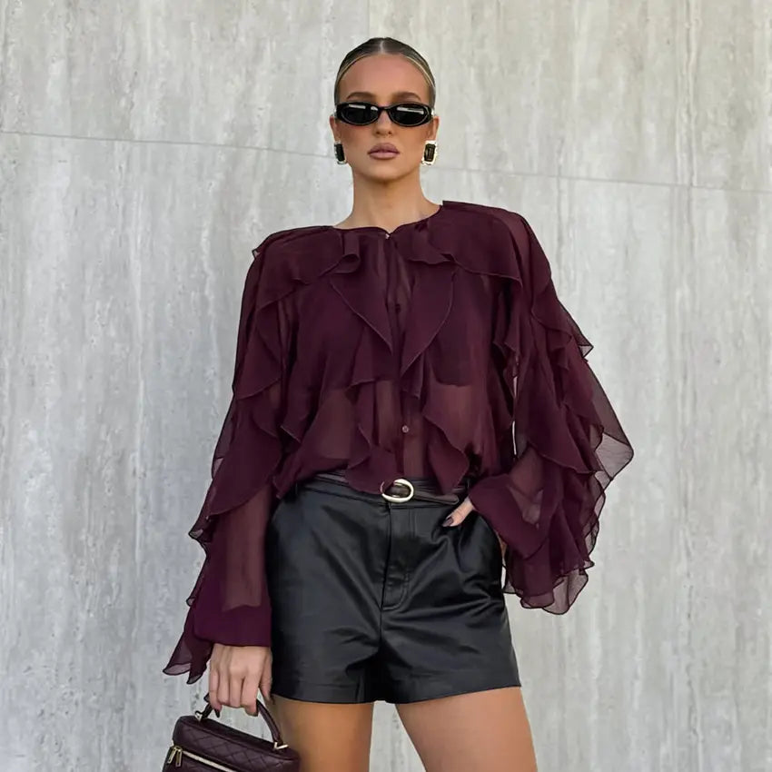 Chemise rouge vin femme SecretBombe, patchwork et volants pour un look chic.