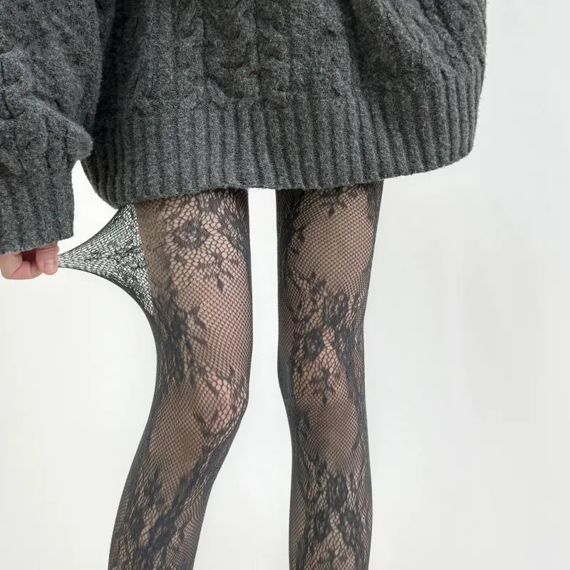 Collant résille fleuri femme SecretBombe motif floral élégant look chic avec jupe