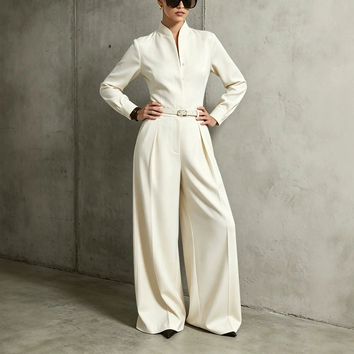  Combinaison blanche femme à pantalon large et coupe élégante SecretBombe