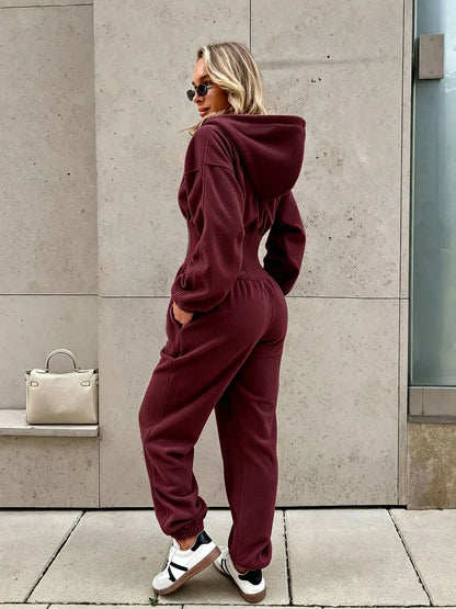 Combinaison bordeaux femme à capuche et coupe féminine SecretBombe