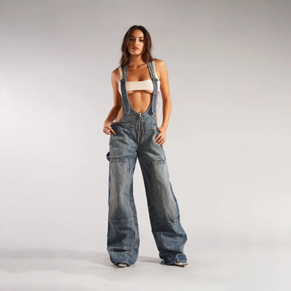 Combinaison femme tendance, jambes larges et design élégant
