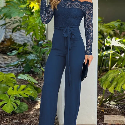 Combinaison bleue femme, style chic et raffiné, parfait pour sorties