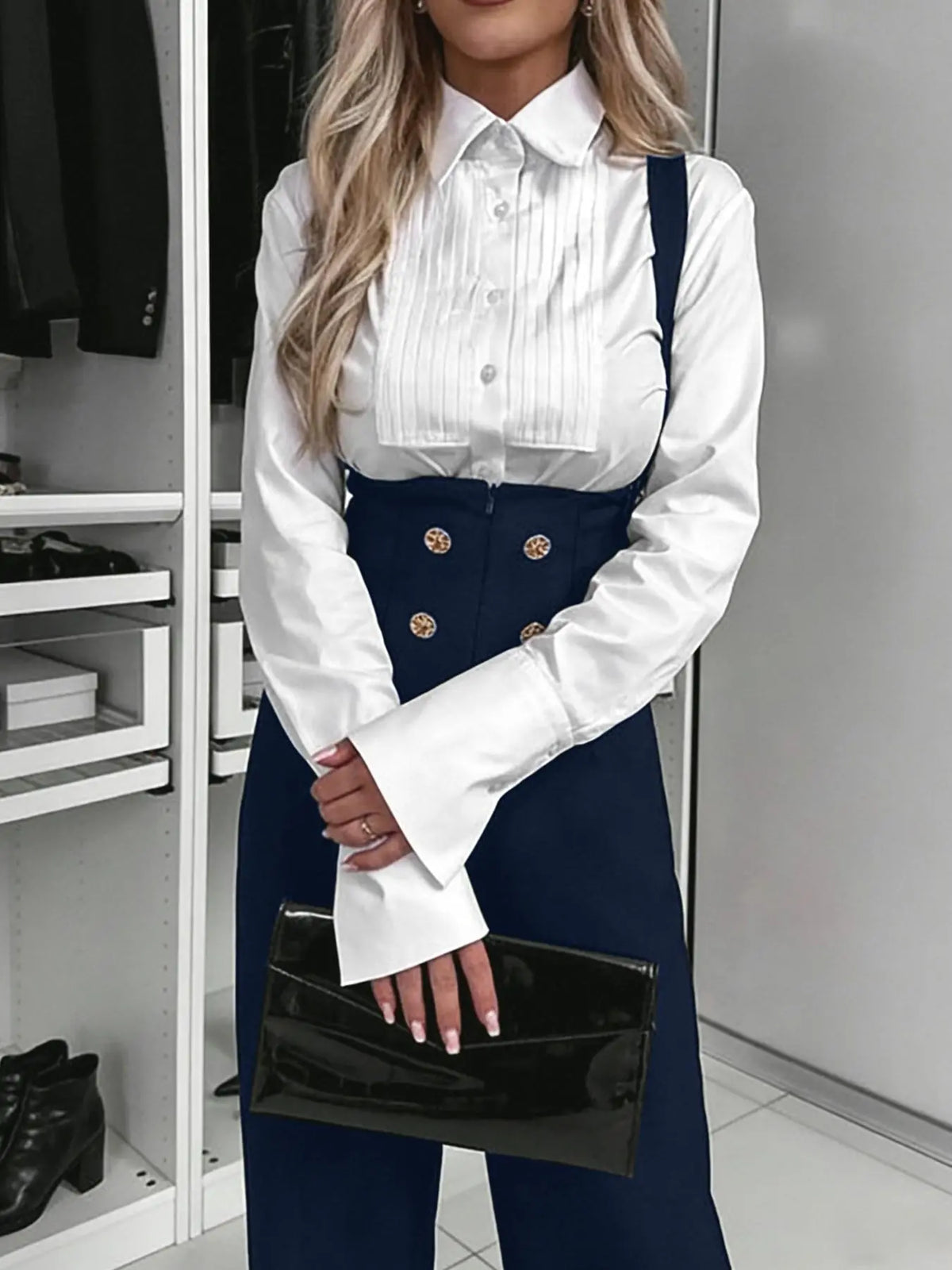 Combinaison femme bleu marine à bretelles avec boutons décoratifs SecretBombe