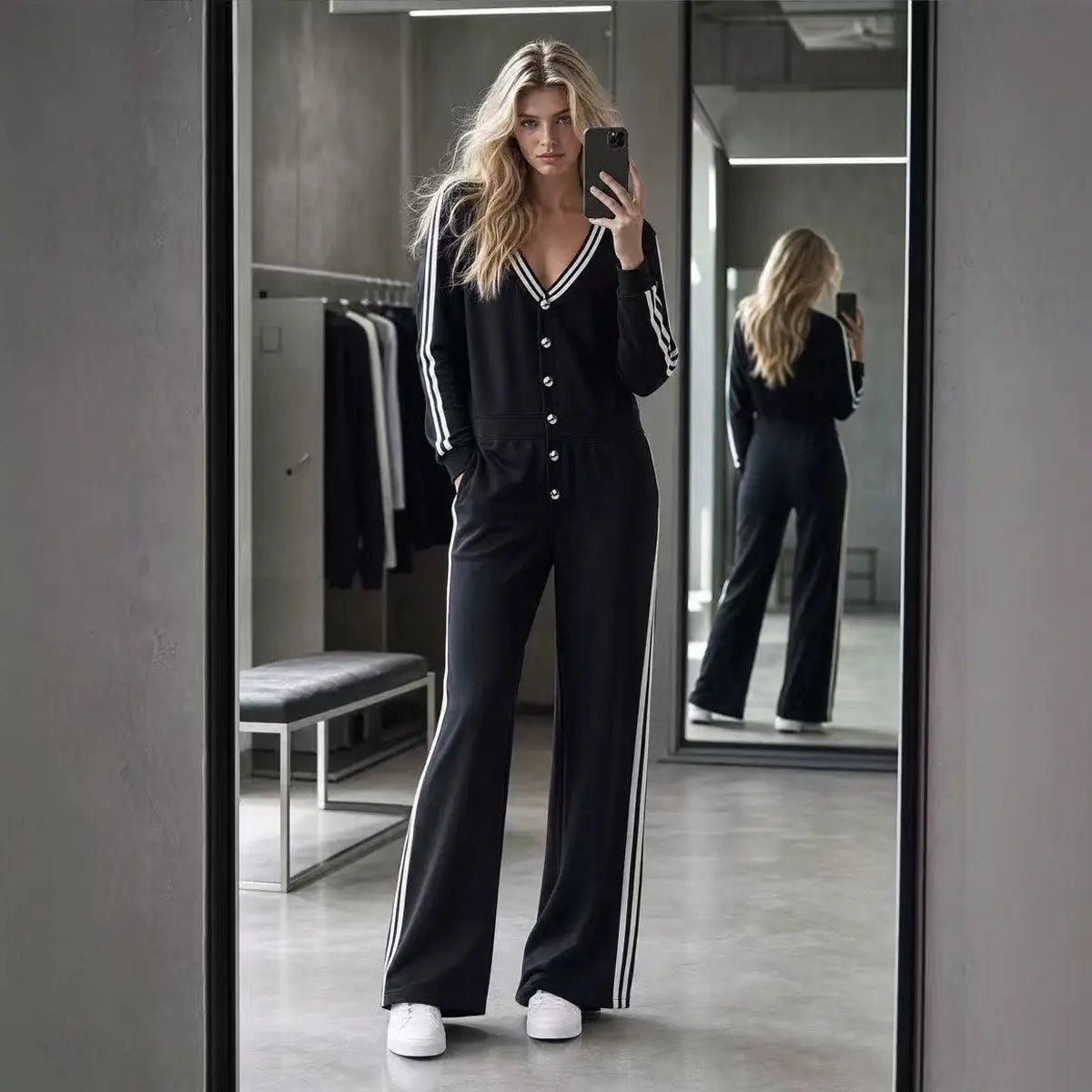 Combinaison noire femme à pantalon large pour un look chic SecretBombe