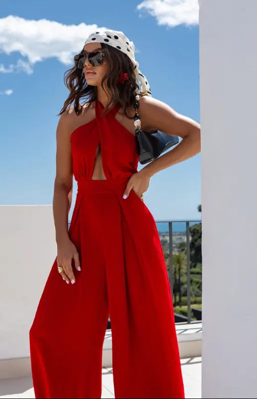 Combinaison femme rouge dos nu à pantalon large SecretBombe