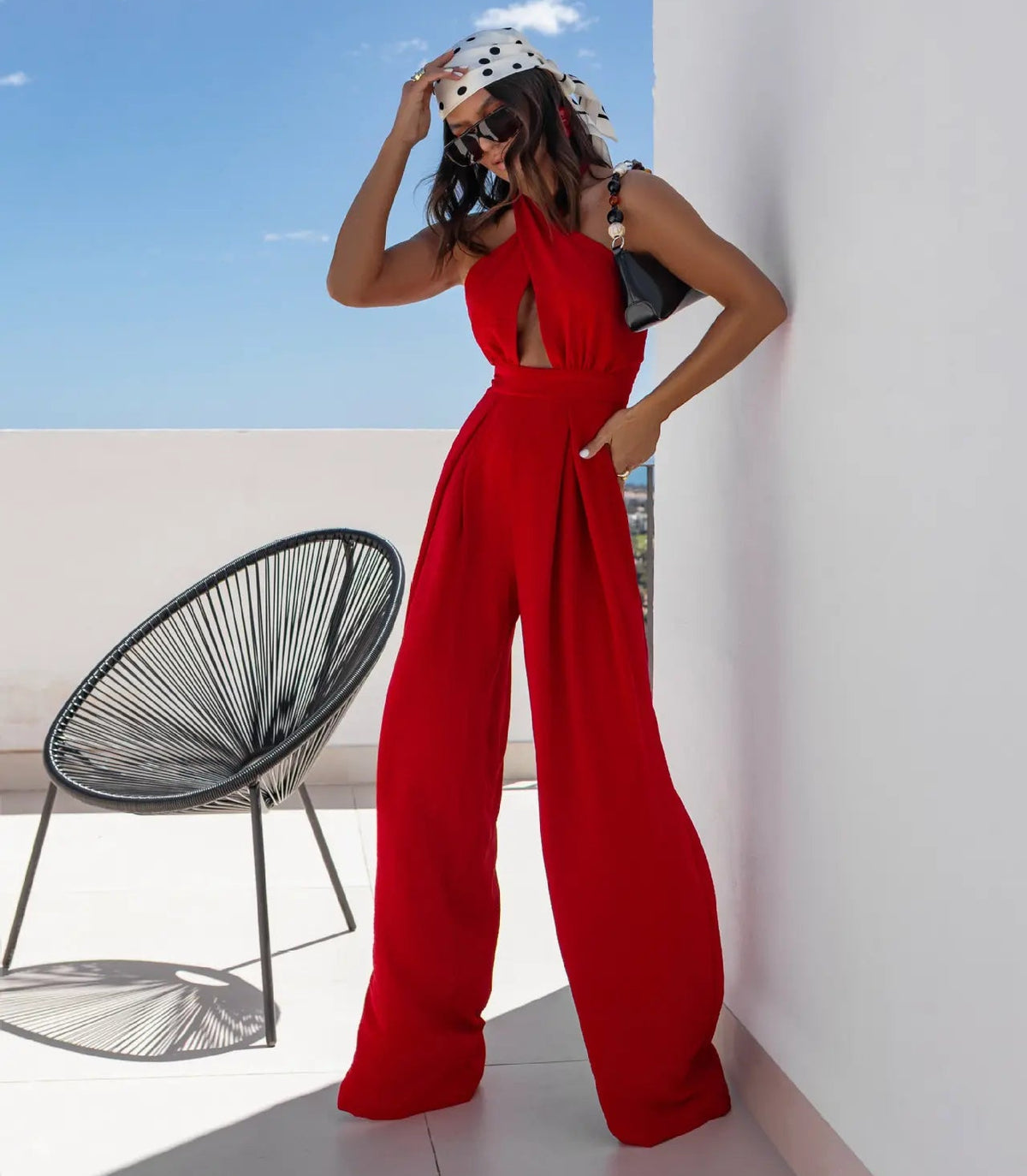 Combinaison pantalon femme rouge dos nu à coupe large SecretBombe