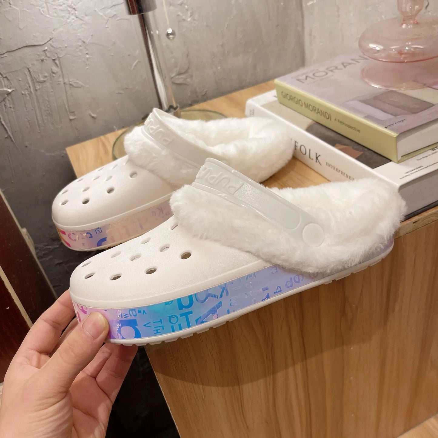 Crocs polyvalents – parfaits pour la maison et les sorties rapides