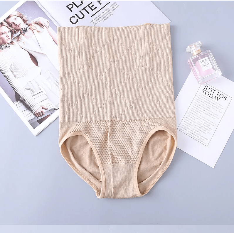 Culotte gainante révolutionnaire pensée pour sublimer la silhouette et renforcer la confiance en soi, tout en assurant un confort exceptionnel au quotidien
