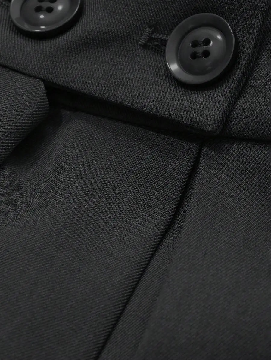 Détail des boutons à la taille du pantalon noir femme SecretBombe
