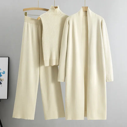 Ensemble femme chic deux pièces taille unique en couleur unie crème design épuré et sophistiqué