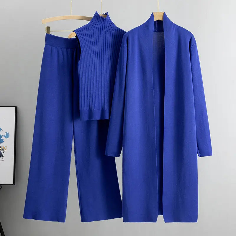 Ensemble femme chic deux pièces taille unique en couleur unie bleu design minimaliste et élégant