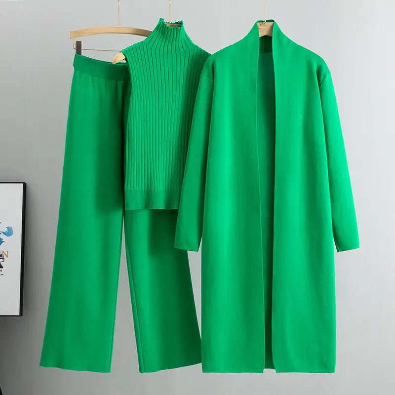 Ensemble femme chic deux pièces taille unique en couleur unie vert design épuré et sophistiqué
