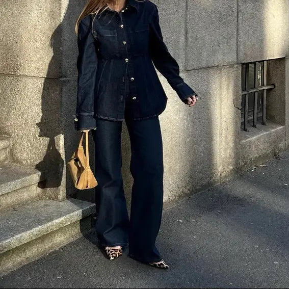Ensemble deux pièces femme en jean bleu foncé avec chemise structurée et pantalon ample SecretBombe
