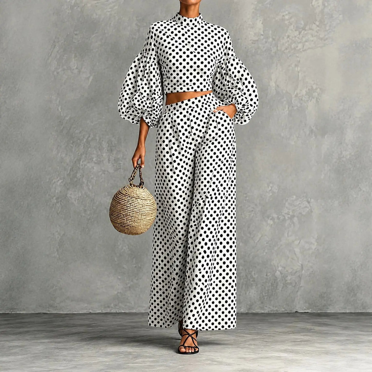 Ensemble femme blanc à pois noirs avec pantalon large taille haute SecretBombe