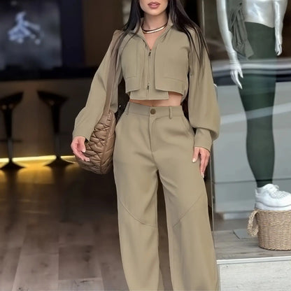Ensemble tailleur femme beige avec chemise à col et pantalon large SecretBombe