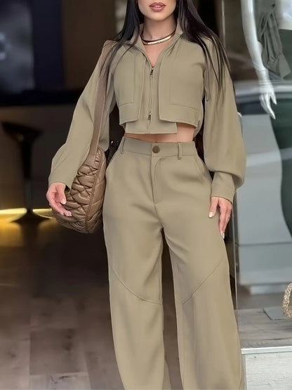 Ensemble deux pièces femme beige avec chemise courte boutonnée et pantalon ample SecretBombe