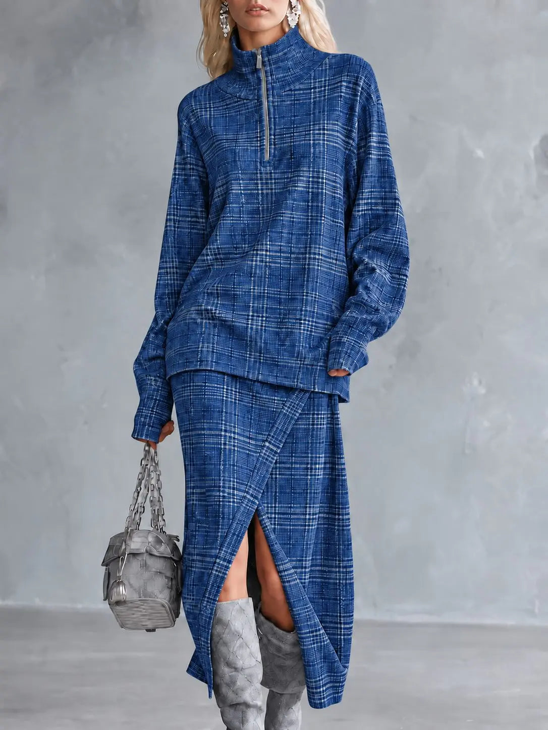 Ensemble femme bleu à carreaux avec haut zippé et jupe longue fendue SecretBombe