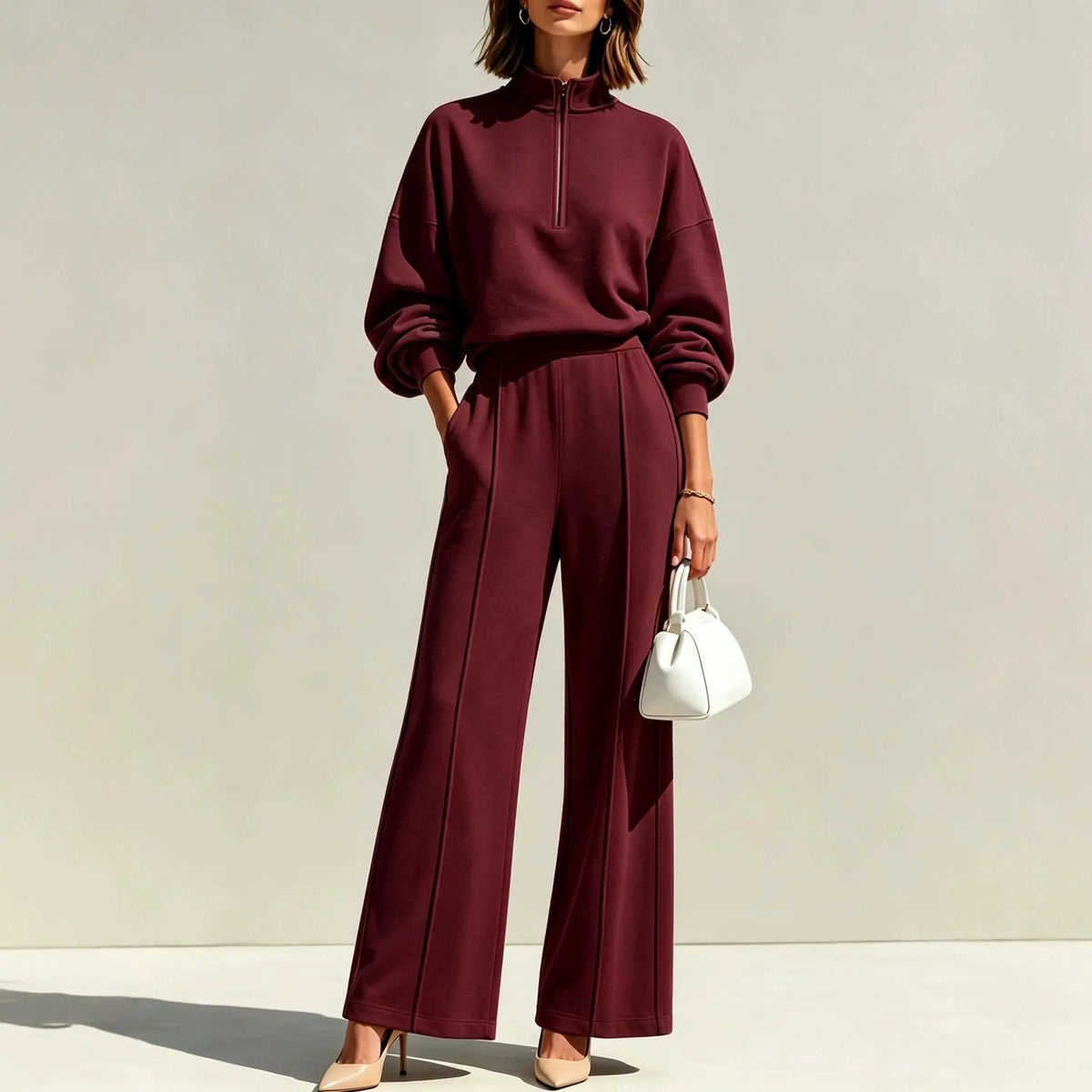 Ensemble femme bordeaux avec sweat à demi-zip et pantalon large taille haute SecretBombe