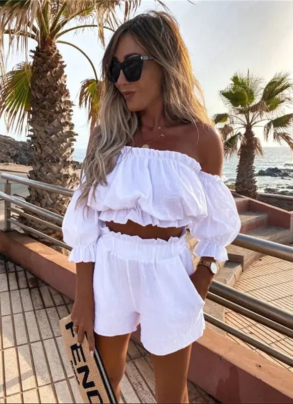 Ensemble été femme blanc avec manches bouffantes et short confortable SecretBombe.