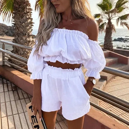 Tenue femme blanche avec short taille haute et top volanté SecretBombe.