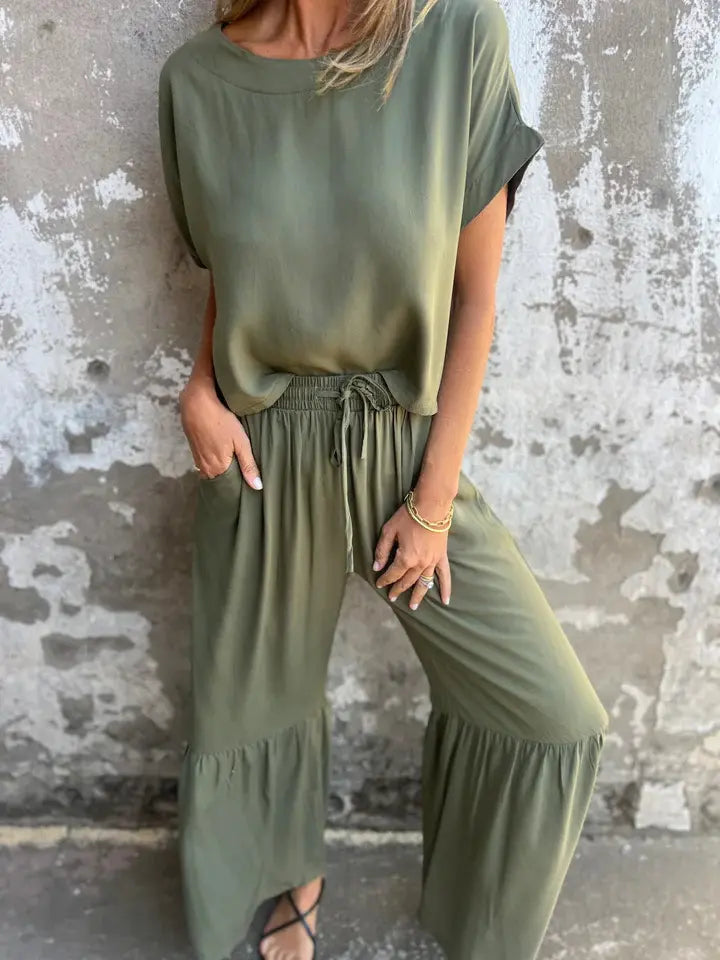 Ensemble ample femme, polyester léger, parfait pour look chic et décontracté
