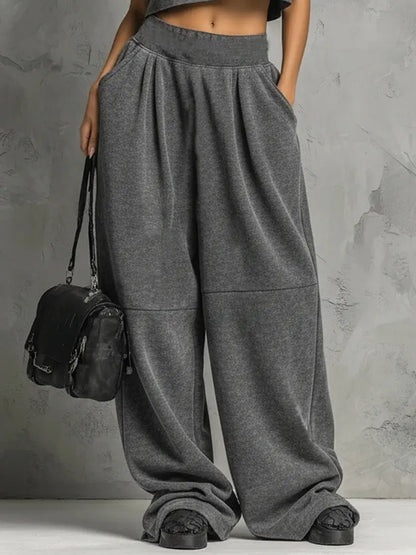 Détail du pantalon large gris à taille élastiquée de l'ensemble femme SecretBombe