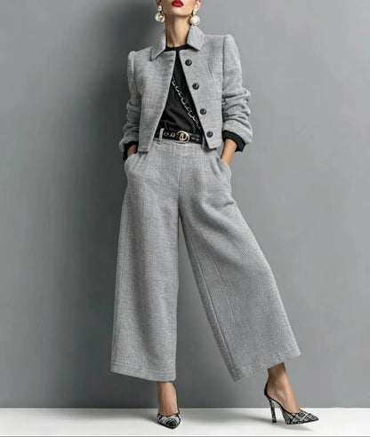 Ensemble femme gris avec veste courte et pantalon large taille haute SecretBombe