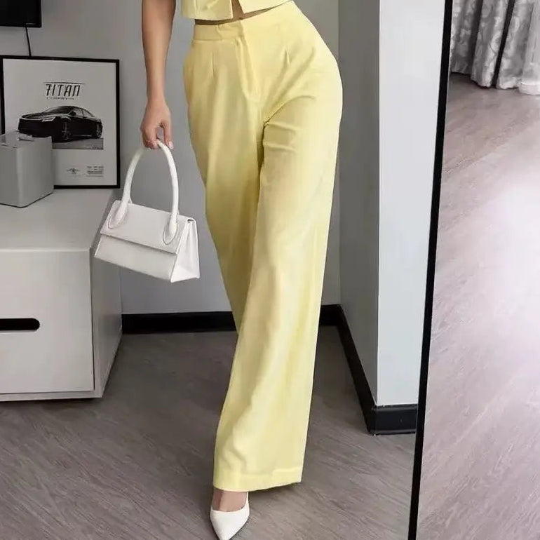 Ensemble femme jaune clair avec gilet sans manches à décolleté en V et pantalon large SecretBombe