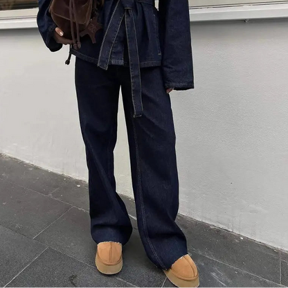 Ensemble jean femme avec veste ceinturée et pantalon large bleu foncé SecretBombe