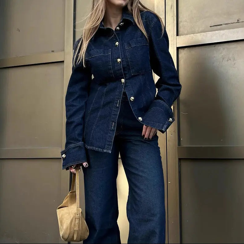 Ensemble femme en jean bleu foncé avec chemise boutonnée et pantalon large SecretBombe