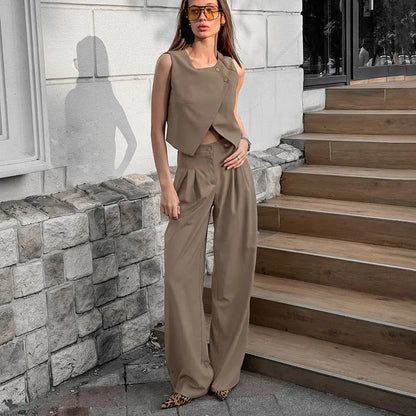 Look working girl taupe SecretBombe ensemble femme élégant bureau et rendez-vous