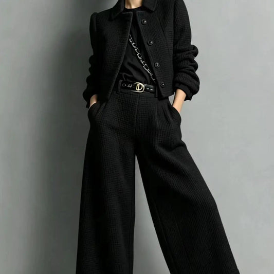 Ensemble femme noir deux pièces avec veste courte et pantalon large SecretBombe