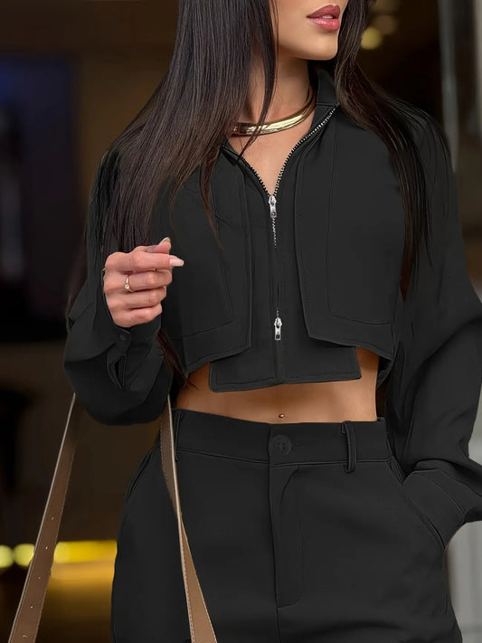 Ensemble femme noir avec chemise courte boutonnée et pantalon large SecretBombe