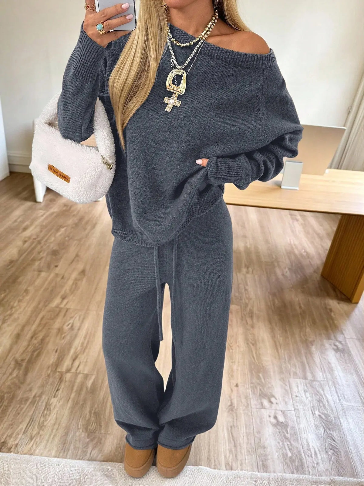 Ensemble femme gris foncé avec pantalon large et haut décontracté SecretBombe