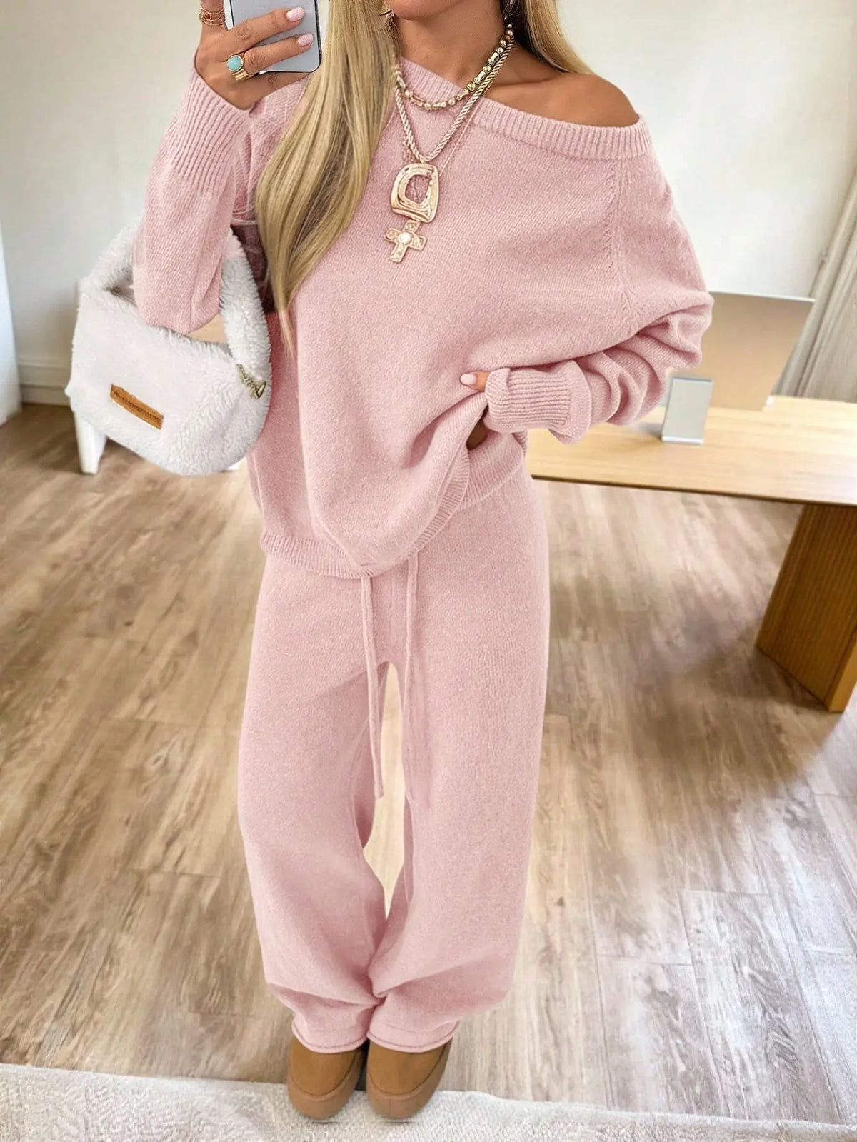 Ensemble femme rose avec pantalon ample et haut à épaules dénudées SecretBombe