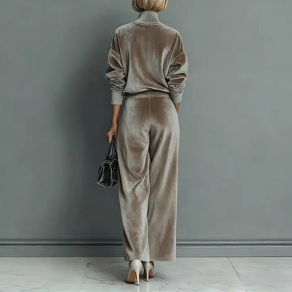 Vue arrière de l'ensemble femme taupe effet velours deux pièces SecretBombe