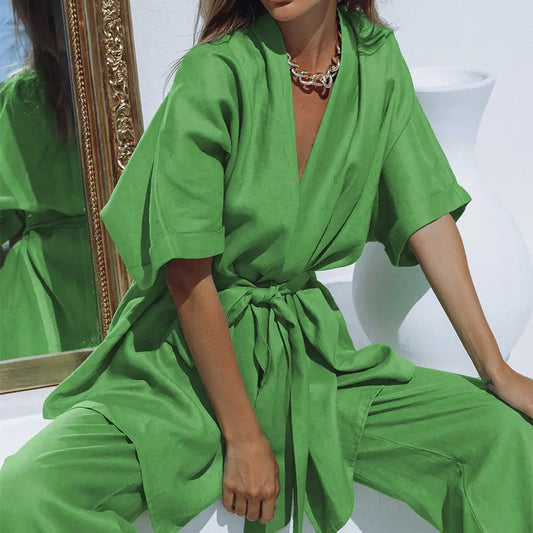 Ensemble kimono fluide pour femme avec haut ceinturé et pantalon ample, manches kimono, léger et confortable, couleur vert