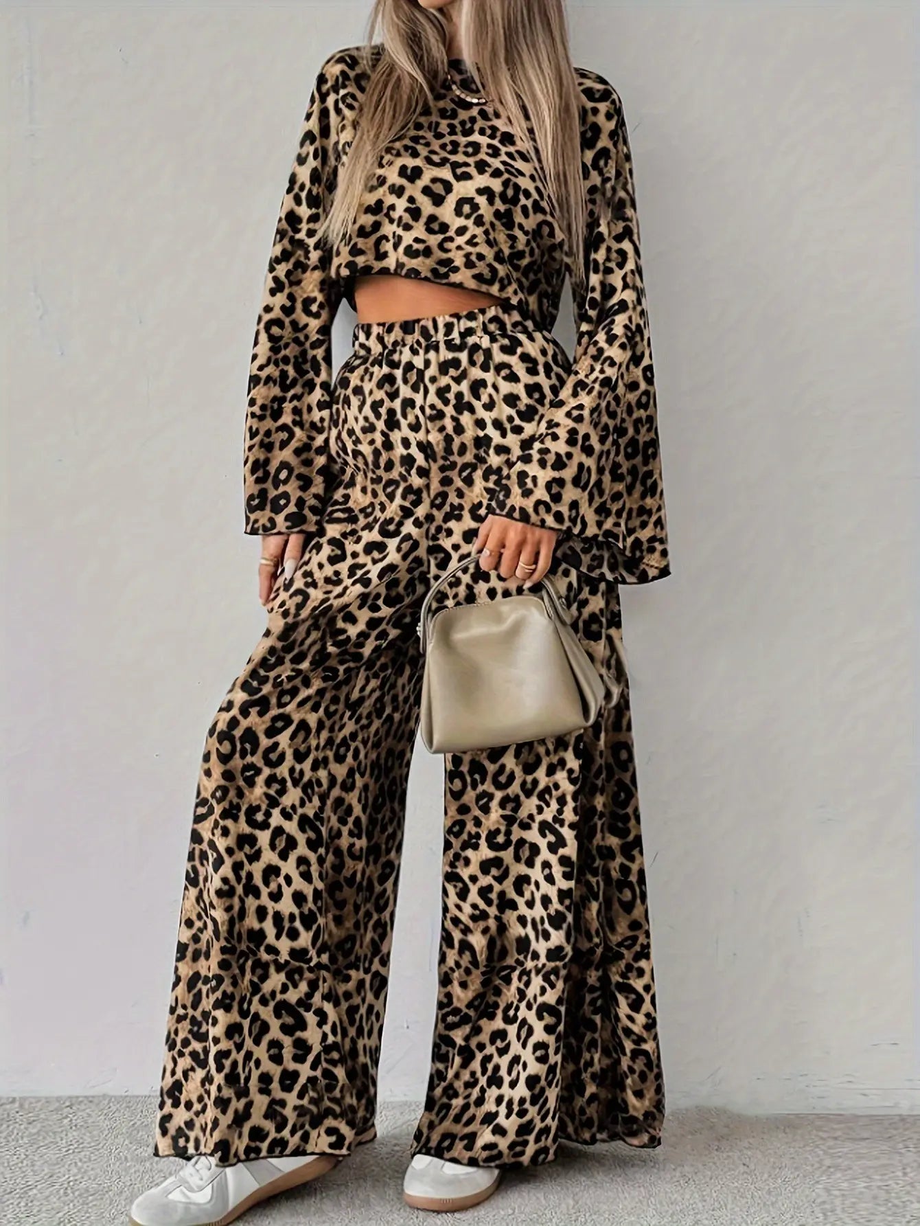 Ensemble femme léopard chic top manches longues et pantalon large SecretBombe
