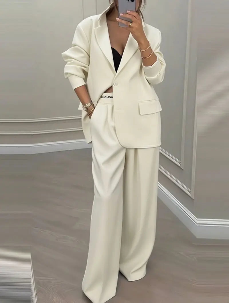Ensemble deux pièces femme écru avec blazer à col revers et pantalon large SecretBombe