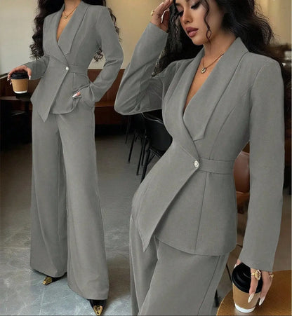 Ensemble tailleur femme gris clair avec veste cintrée à manches longues SecretBombe
