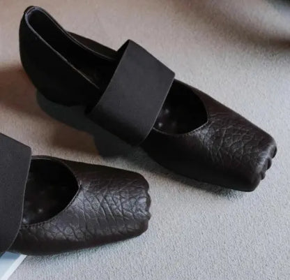Escarpins femme marron à bout carré avec bride noire large et petit talon SecretBombe