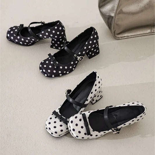Escarpins rétro noirs à pois blancs et talon confortable SecretBombe