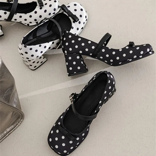 Escarpins rétro noirs à pois blancs et talon confortable SecretBombe