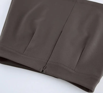 Détail des coutures de la jupe courte marron femme SecretBombe