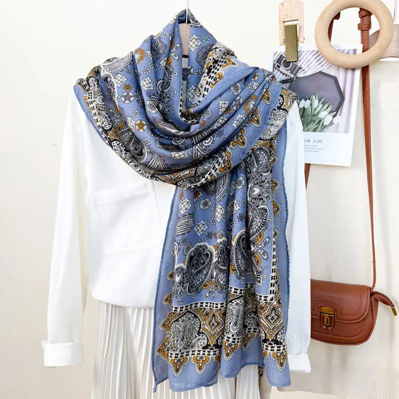 Foulard fleuri bleu polyester doux – accessoire mode femme