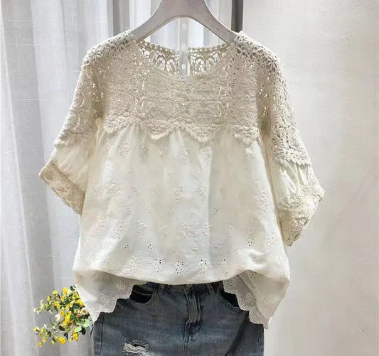 Blouse beige femme élégante avec dentelle brodée