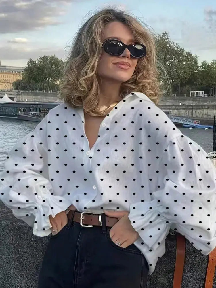 Blouse blanche à pois femme satinée coupe slim élégante – SecretBombe
